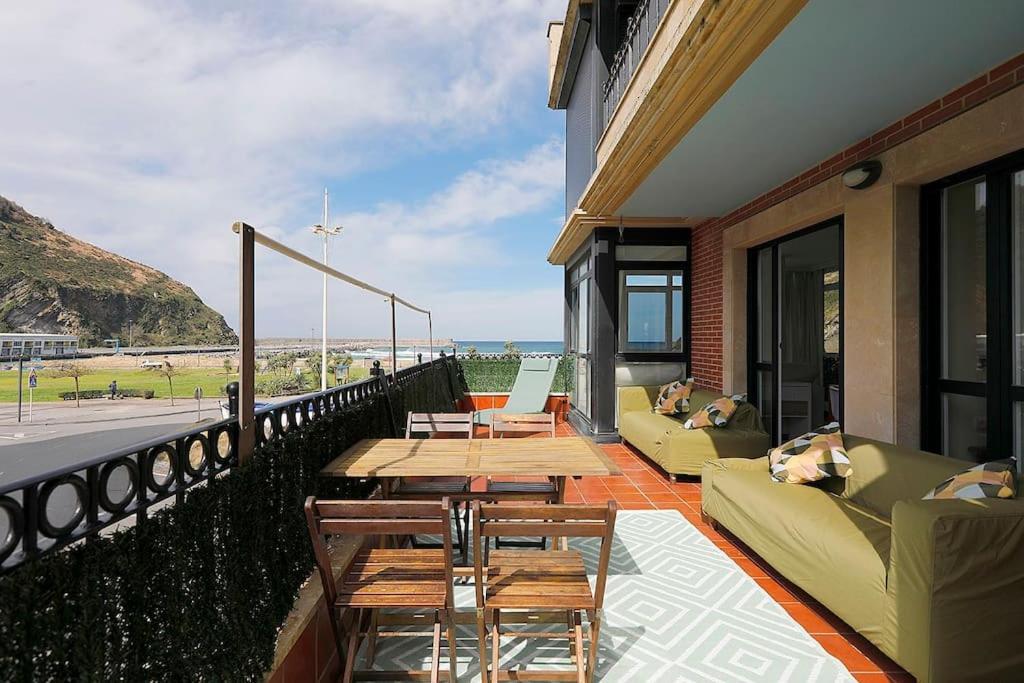 Playa, Rio Y Monte En 1ª Linea Apartment