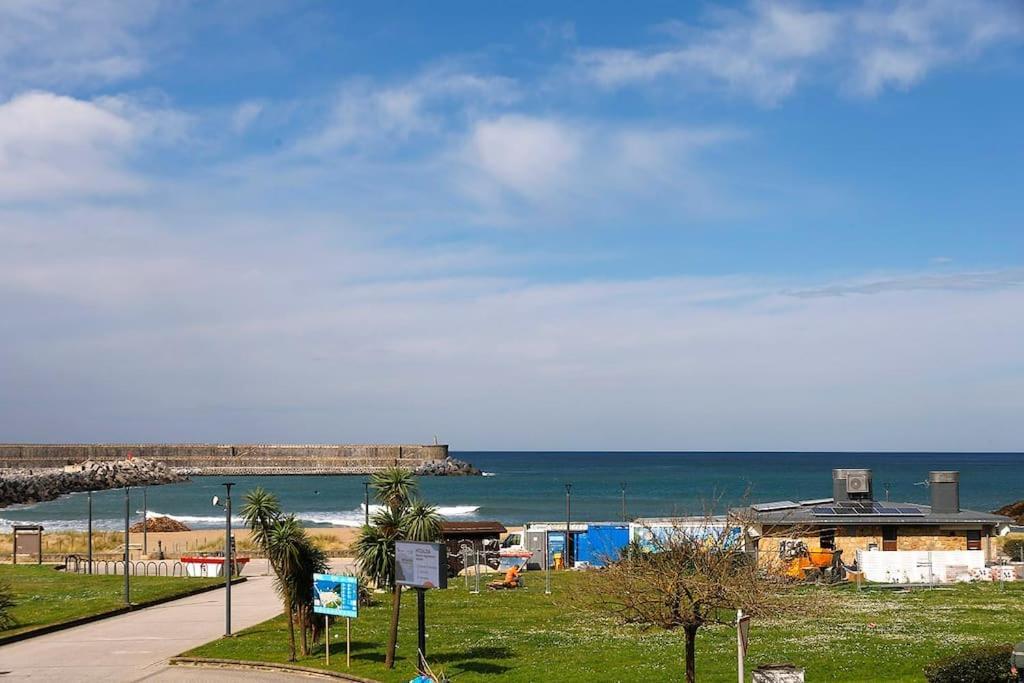 Playa, Rio Y Monte En 1ª Linea Apartment